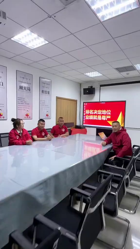 恭喜二位店长明天出发欧洲玩儿的开心一路平安！