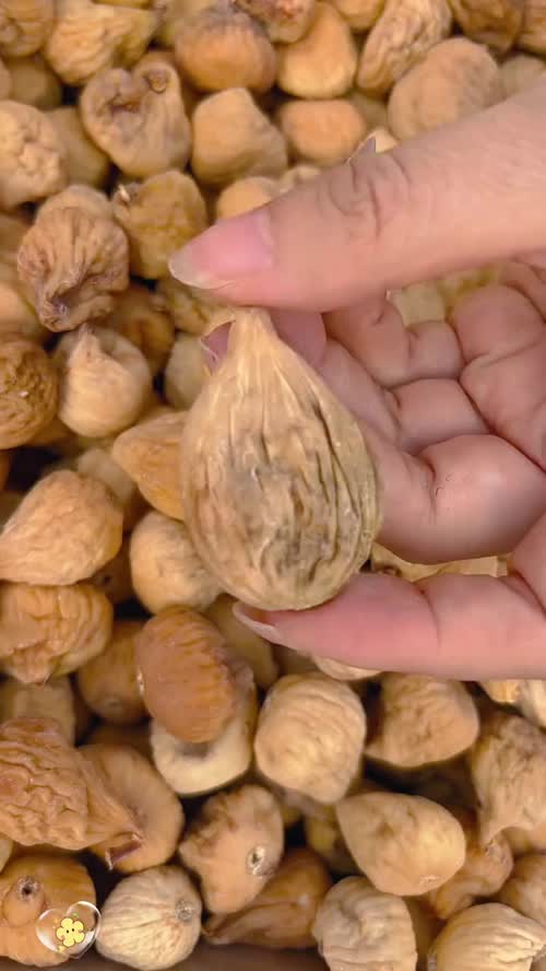 你还在找配料表干净的零食吗？北漠果业家的软蜜无花果干，三蒸三晒，不蜜饯不腌制，满