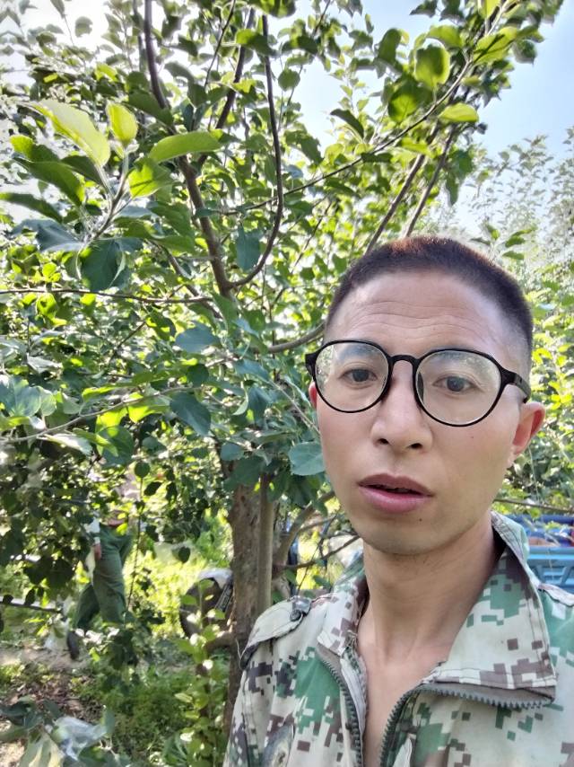 大家好，我是万里水万荣苹果基地，来自山西省运城市万荣县，
我来水果名片了，期待认