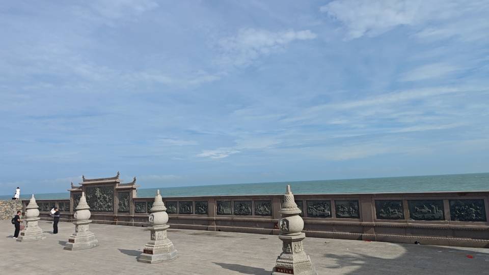 大家好，我是有个朋友肖祎彬，来自上海市闵行区，
我来水果名片了，期待认识更多水果