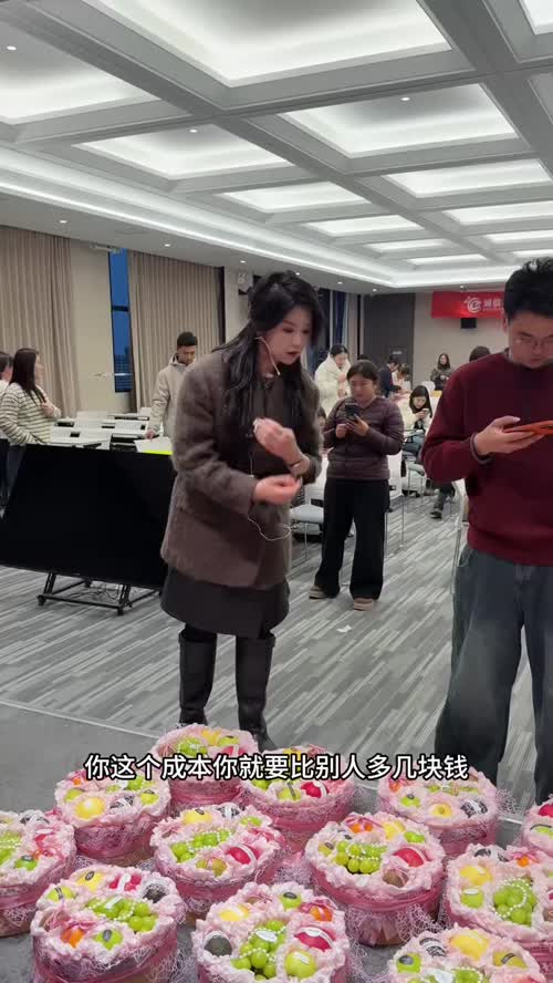 每天花一分钟，就能学会一个水果礼盒不为人知的小技巧#水果 #礼盒#杨小果#水果美