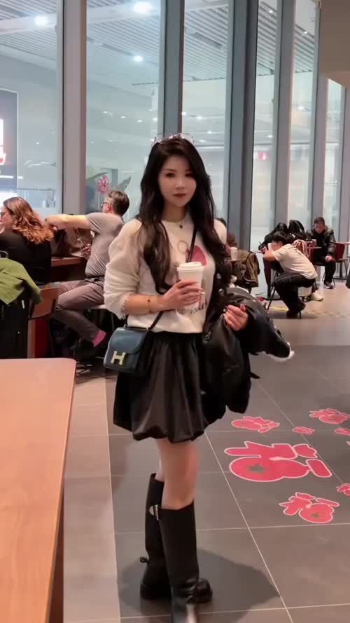 年后卖水果，就应该这样穿#不同岗位的穿搭#奋斗的水果人 #杨小果#女性#创业