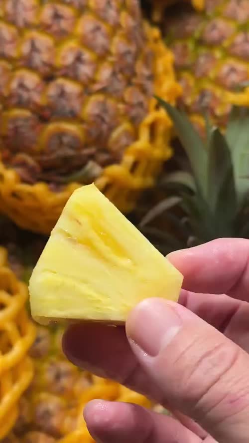 冲浪凤梨🍍口感冲浪🏄‍♂️
口感已经越来越惊艳 树上熟更好吃😋